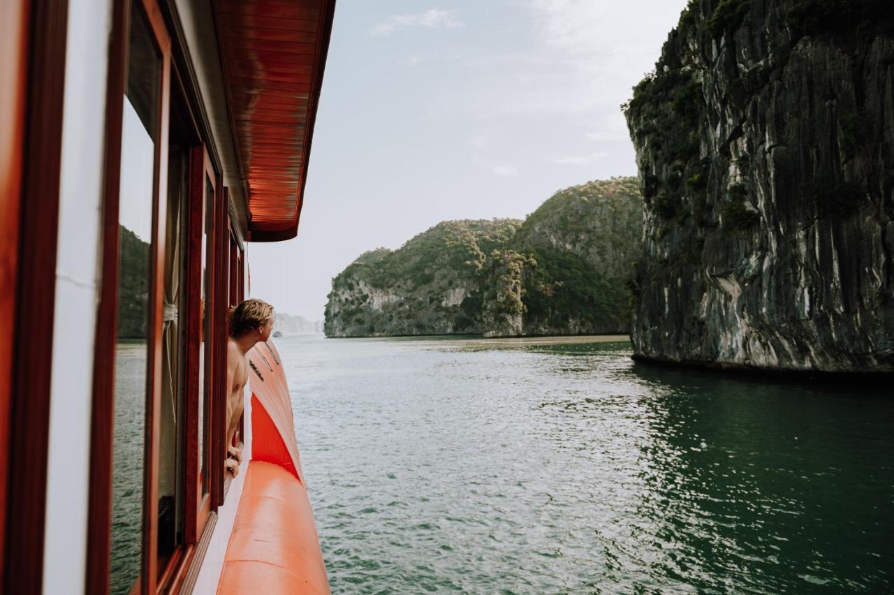 Ботель Cat Ba Bay Cruises