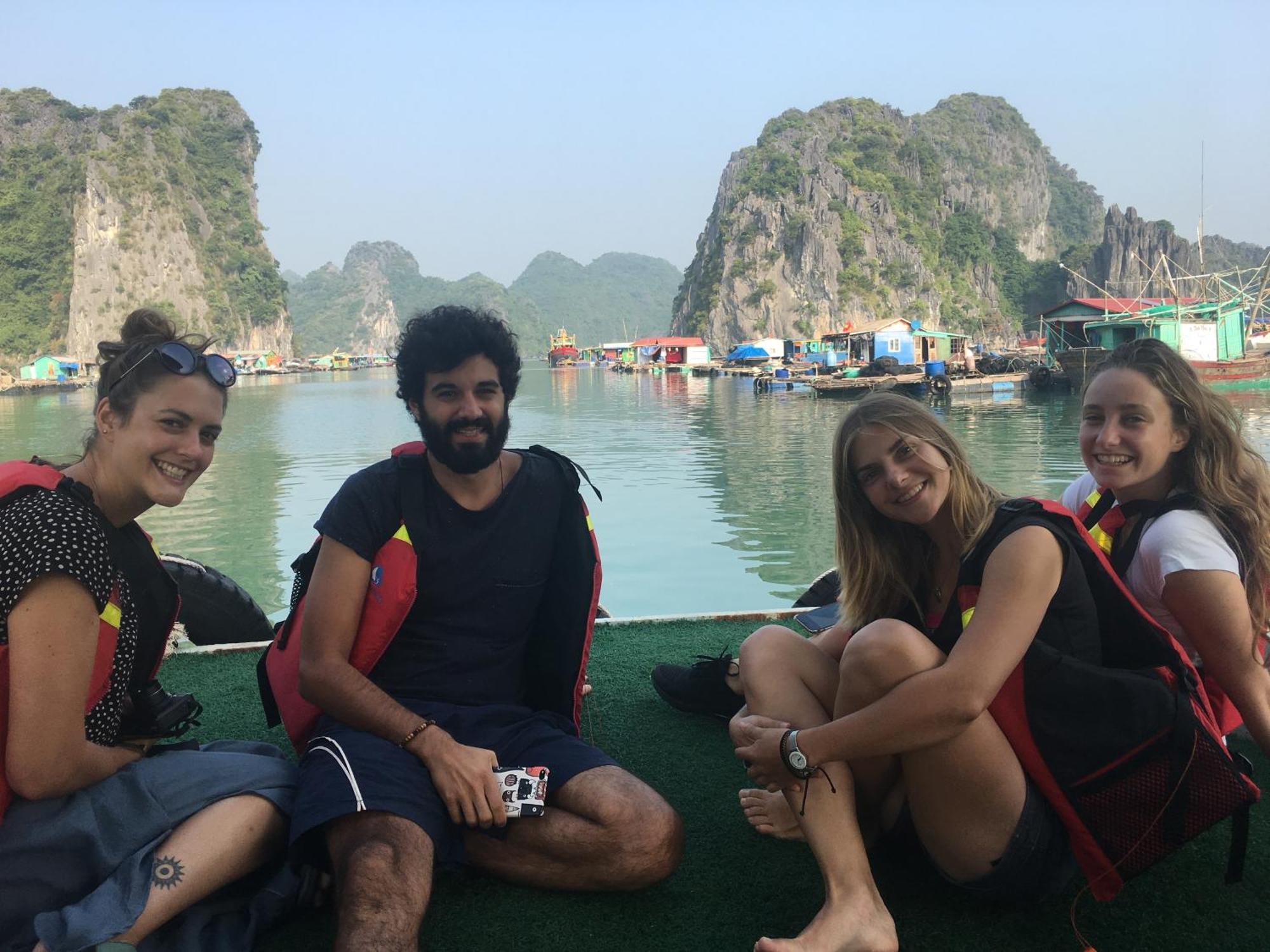 Ботель Cat Ba Bay Cruises Dong Khe Sau