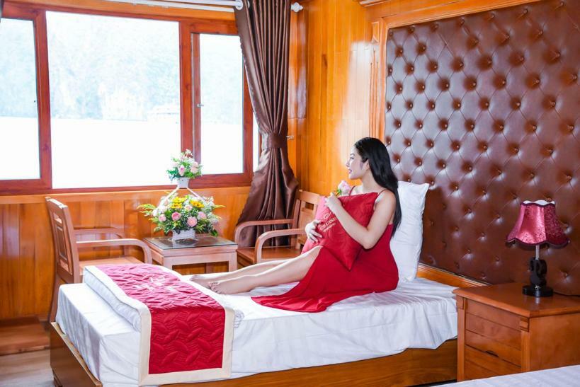 Ботель Cat Ba Bay Cruises 2*